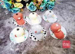 Illustration of how to make edible peaked cap 13