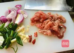 Illustration of how to make fried pork slices with mushrooms 2