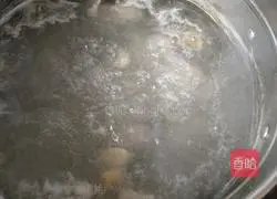 Illustration of how to make mung bean and pork ribs soup 4