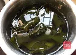  Illustration of how to make kelp tofu miso soup 1