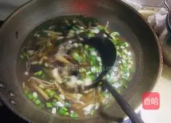 Illustration of spicy and sour shredded pork soup 11