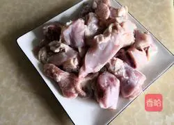 Illustration of how to make five-ingredient chicken soup 3