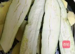 Illustration of how to mix eggplant with potatoes 3 