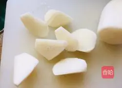 Illustration of how to simmer radish in chicken soup 2