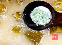 Bitter melon, ribs and soybeans Illustration of how to make soup 6