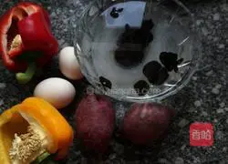 Zucchini and egg stuffed buns Illustration of how to do it 1