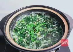 Spinach, green algae and egg drop soup recipe 8