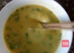 Illustration of how to make egg and green onion cake 2