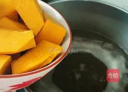 Illustration of how to make mung bean and pumpkin dumpling soup 9