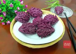 Illustration of how to make hedgehog buns 18