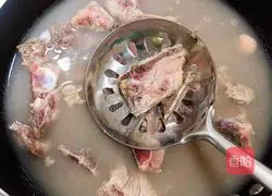 Illustration of how to make healthy taro pork ribs soup 2