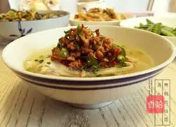 Illustration of how to make green pepper and shredded pork noodles 9