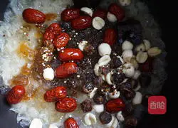 Illustration of Sansheng Sanshi Peach, Quinoa and Date Soup 7