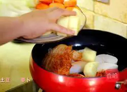 Illustration of Korean Spicy Cabbage Stewed Chicken Nuggets 11