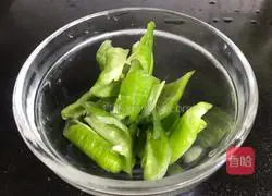 Illustration of home-style fried pork slices 3