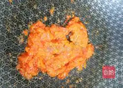 Illustration of how to make tomato and crab flavored mushroom egg soup 1