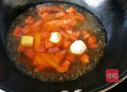 Illustration of how to make tomato hot pot meatball noodles 3