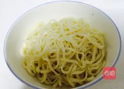 Illustration of how to make Chongqing noodles 2