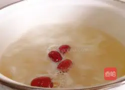 Recipe for Lily, Tremella, Lotus Seed and Snow Pear Soup 5