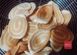 Illustration of how to make cat ears 13