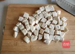 Illustration of how to make fried gold and silver steamed buns 1