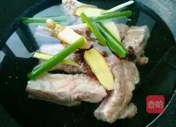 Lotus root, corn and ribs soup recipe 6