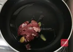 Illustration of how to make shredded pork noodles 3