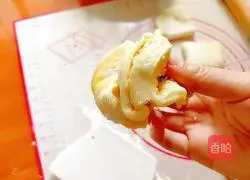 Illustration of how to make milky sesame rolls 15