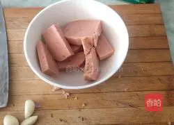 Illustration of how to make fried fungus with garlic, sprouts, eggs and fungus 5