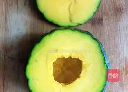 Illustration of how to make pumpkin nut drink 2