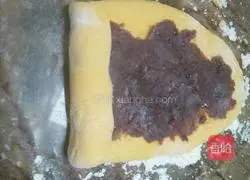 Illustration of how to make bean paste buns 15