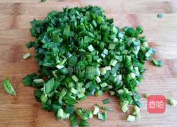 Illustration of how to make chive egg pancake 2