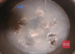 Illustration of how to make the most nourishing [Three-bacteria, snails, bamboo fungus and braised black-bone chicken] 3