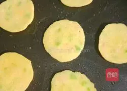 Illustration of how to make loofah and shrimp cakes (baby food supplement) 13