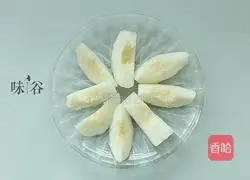 Illustration of how to make sweet corn and pear syrup 2