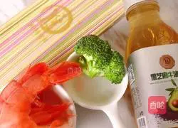 Illustration of how to make colorful shrimp noodles 2