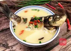 Milk white crucian carp soup recipe 10