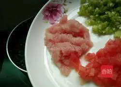 Illustration of how to make tomato, egg and minced meat noodles 4