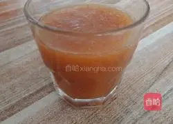 Illustration of how to make freshly squeezed apple juice 7