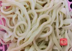 Xinjiang oily pork noodles (home-cooked version) recipe illustration 7