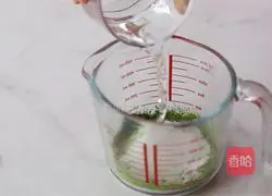 Illustration of how to make matcha milk 4