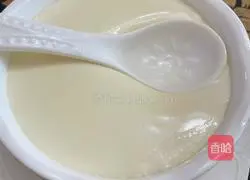 Illustration of how to make ginger and milk 9
