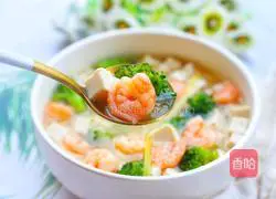 Illustration of how to make broccoli, shrimp and tofu soup 8