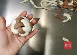 Illustration of how to make cocoa hydrangea bag 14