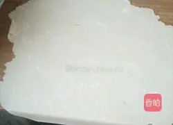 Illustration of how to make tongue noodles 1