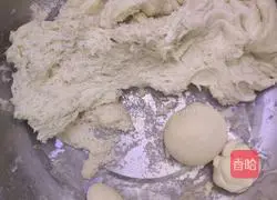 Illustration of how to make simple white flour steamed buns 7