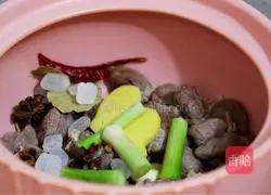 Illustration of Beef Stewed with White Radish 5