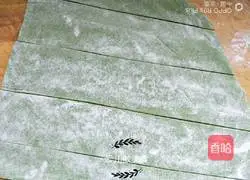 Illustration of how to make hand-rolled spinach noodles 11