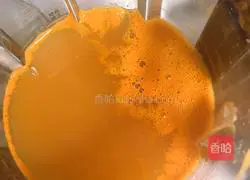  Illustration of how to make strawberry rose nectar and white fungus soup 11