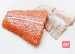 Illustration of how to make black pepper salmon pasta 3